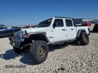2020 Jeep Gladiator Sport S with VIN 1C6JJTAG5LL116366, listed as a Copart auction lot 45860085 with 68,162 mi miles and Salvage Title. Bid and sale history available at carsss.com. Image 1.