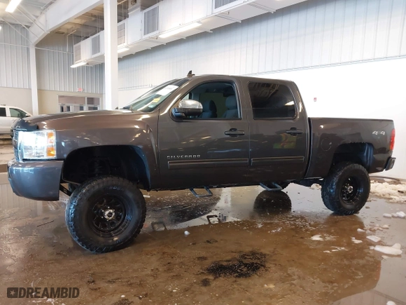 2011 Chevrolet Silverado 1500 LS with VIN 3GCPKREA0BG138487, listed as a IAAI auction lot 41305551 with 101,583 mi miles. Bid and sale history available at carsss.com. Image 15.