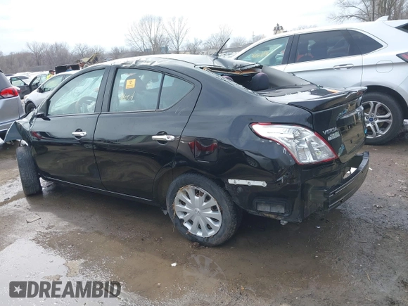 2016 Nissan Versa S z VIN 3N1CN7AP0GL829847, wystawiony jako IAAI lot #41688883 z przebiegiem 73 000 mil mil oraz . Historia ofert i sprzedaży dostępna na DreamBid. Obrazek 3.