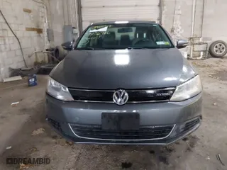 2013 Volkswagen Jetta Sedan Hybrid SE with VIN 3VW637AJ4DM268776, listed as a IAAI auction lot 39229918 with 167,870 mi miles. Bid and sale history available at carsss.com. Image 6.