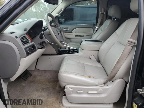 2014 Chevrolet Suburban LT with VIN 1GNSCJE03ER100313, listed as a Copart auction lot 83378354 with 231,941 mi miles and Clean Title. Bid and sale history available at carsss.com. Image 7.