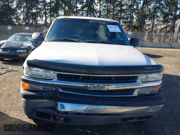2000 Chevrolet Suburban LT with VIN 3GNGK26U9YG200551, listed as a IAAI auction lot 41527081 with 269,980 mi miles. Bid and sale history available at carsss.com. Image 12.