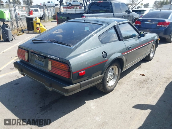 1983 Datsun 280ZX z VIN JN1HZ04S3DX579019, wystawiony jako IAAI lot #41825629 z przebiegiem 136 430 mil mil oraz . Historia ofert i sprzedaży dostępna na DreamBid. Obrazek 4.