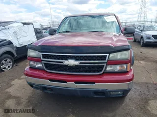 2006 Chevrolet Silverado 1500 LT2 with VIN 1GCEK19B86Z174901, listed as a IAAI auction lot 41871524 with 194,885 mi miles. Bid and sale history available at carsss.com. Image 12.