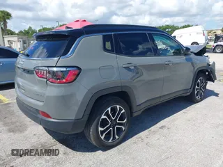 2024 Jeep Compass Limited z VIN 3C4NJDCN4RT595341, wystawiony jako IAAI lot #42577790 z przebiegiem 42 995 mil mil oraz . Historia ofert i sprzedaży dostępna na DreamBid. Obrazek 4.