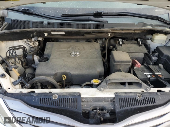 2015 Toyota Sienna XLE z VIN 5TDYK3DC2FS554374, wystawiony jako Copart lot #49789715 z przebiegiem 225 526 mil mil oraz Szkoda całkowita • Salvage title. Historia ofert i sprzedaży dostępna na DreamBid. Obrazek 13.