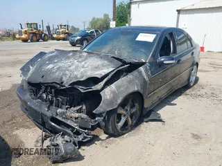 2005 Mercedes-Benz C 230 Kompressor z VIN WDBRF40J55F627804, wystawiony jako IAAI lot #42466121 z przebiegiem Nie podano mil oraz . Historia ofert i sprzedaży dostępna na DreamBid. Obrazek 17.