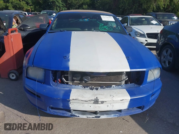 2006 Ford Mustang GT Deluxe z VIN 1ZVHT85H865217375, wystawiony jako IAAI lot #42770588 z przebiegiem Nie podano mil oraz . Historia ofert i sprzedaży dostępna na DreamBid. Obrazek 6.