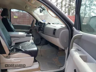 2008 GMC Sierra 1500 SLE1 z VIN 3GTEC13J48G285400, wystawiony jako IAAI lot #41777698 z przebiegiem 219 618 mil mil oraz . Historia ofert i sprzedaży dostępna na DreamBid. Obrazek 5.