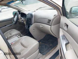2010 Toyota Sienna CE с VIN 5TDKK4CC5AS299404, выставлен на аукционе IAAI как лот 42376891 с пробегом 167 151 миль миль и . История ставок и продаж доступна на DreamBid. Изображение 5.