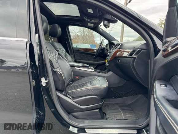 2014 Mercedes-Benz M 550 with VIN 4JGDA7DB5EA423124, listed as a Copart auction lot 53713385 with 215,650 mi miles and Clean Title. Bid and sale history available at carsss.com. Image 5.
