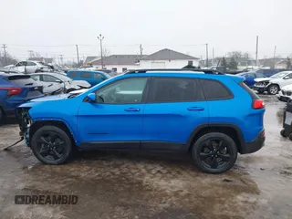 2018 Jeep Cherokee Limited with VIN 1C4PJMDB3JD570003, listed as a IAAI auction lot 41474606 with 56,433 mi miles. Bid and sale history available at carsss.com. Image 15.