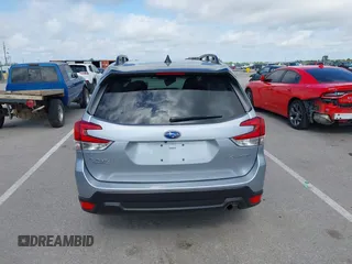 2024 Subaru Forester Premium с VIN JF2SKADC6RH408211, выставлен на аукционе IAAI как лот 42296810 с пробегом 7 785 миль миль и . История ставок и продаж доступна на DreamBid. Изображение 17.