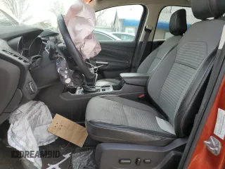 2019 Ford Escape SE z VIN 1FMCU9GD0KUB59820, wystawiony jako Copart lot #49674525 z przebiegiem 69 828 mil mil oraz Szkody całkowita. Historia ofert i sprzedaży dostępna na DreamBid. Obrazek 7.