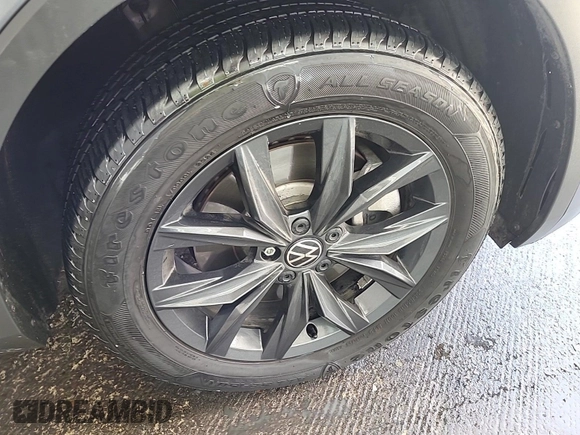 2024 Volkswagen Tiguan SE with VIN 3VV3B7AX1RM108036, listed as a IAAI auction lot 42796415 with 37,805 mi miles and . Bid and sale history available at DreamBid. Image 36.