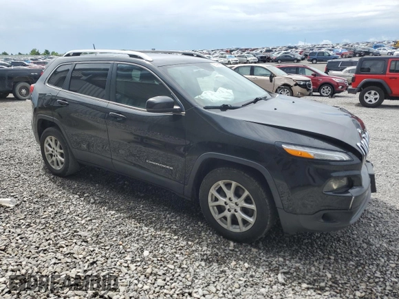 2017 Jeep Cherokee Latitude z VIN 1C4PJLCS8HW554373, wystawiony jako Copart lot #56988155 z przebiegiem 102 936 mil mil oraz Szkoda całkowita • Salvage title. Historia ofert i sprzedaży dostępna na DreamBid. Obrazek 4.