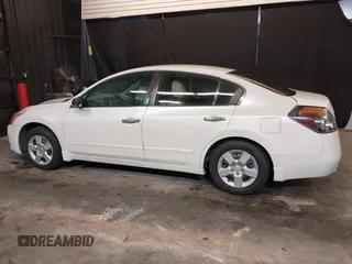 2010 Nissan Altima 2.5 S with VIN 1N4AL2AP8AN533209, listed as a IAAI auction lot 42162097 with 123,656 mi miles. Bid and sale history available at carsss.com. Image 14.