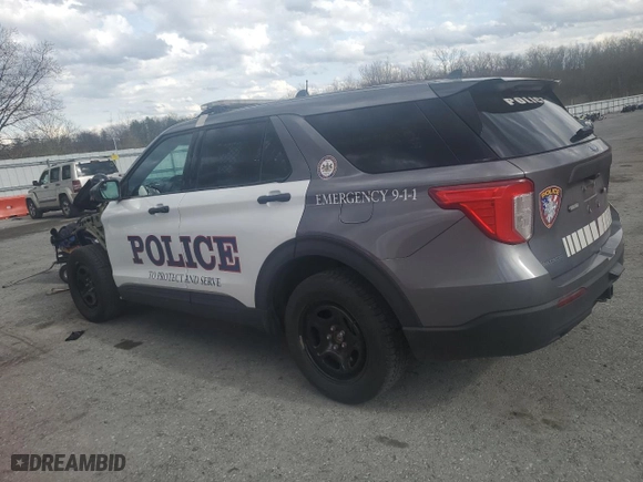 2024 Ford Police Interceptor Utility with VIN 1FM5K8AB9RGA69221, listed as a Copart auction lot 51231915 with 3,386 mi miles and Salvage Title. Bid and sale history available at carsss.com. Image 2.