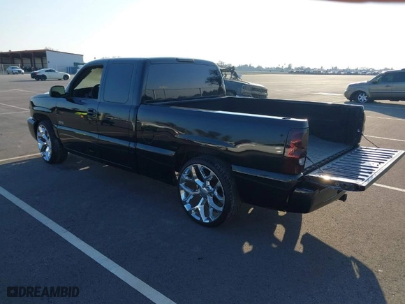 2003 Chevrolet Silverado SS with VIN 2GCEK19N131375845, listed as a IAAI auction lot 41273504 with NaN miles. Bid and sale history available at carsss.com. Image 3.