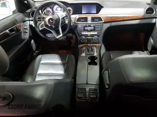 2013 Mercedes-Benz C 300 Sport с VIN WDDGF8AB3DG071630, выставлен на аукционе Copart как лот 60633755 с пробегом 125 585 миль миль и Списание • Salvage title. История ставок и продаж доступна на DreamBid. Изображение 8.