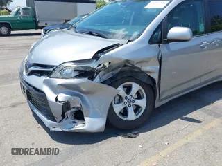 2018 Toyota Sienna LE Auto Access Seat с VIN 5TDKZ3DCXJS937151, выставлен на аукционе IAAI как лот 42396520 с пробегом 66 947 миль миль и . История ставок и продаж доступна на DreamBid. Изображение 6.