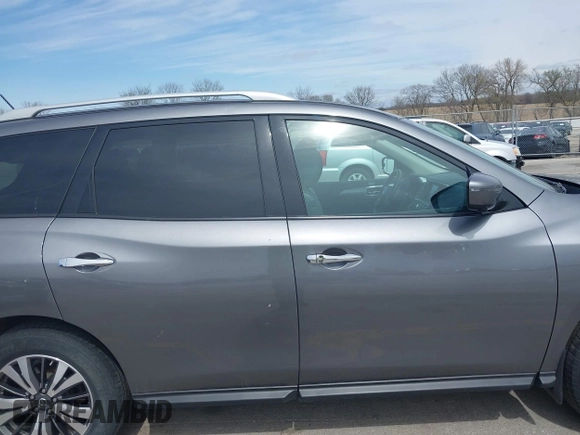 2017 Nissan Pathfinder SL with VIN 5N1DR2MM0HC639453, listed as a IAAI auction lot 41962009 with 156,776 mi miles. Bid and sale history available at carsss.com. Image 13.