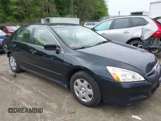 2007 Honda Accord LX z VIN 1HGCM56477A104404, wystawiony jako IAAI lot #42359242 z przebiegiem 170 559 mil mil oraz . Historia ofert i sprzedaży dostępna na DreamBid. Obrazek 1.