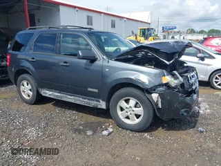 2008 Ford Escape XLT с VIN 1FMCU03198KE78192, выставлен на аукционе IAAI как лот 42260306 с пробегом 270 069 миль миль и . История ставок и продаж доступна на DreamBid. Изображение 1.