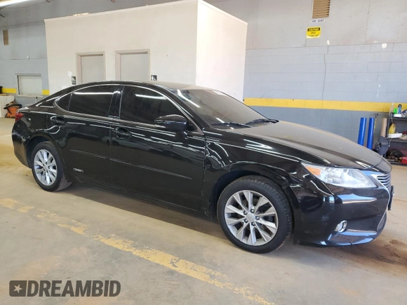 2013 Lexus ES 300h with VIN JTHBW1GG4D2028571, listed as a Copart auction lot 48580935 with 236,687 mi miles and Salvage title. Bid and sale history available at DreamBid. Image 4.