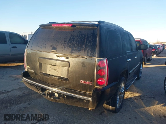 2012 GMC Yukon Denali with VIN 1GKS1EEF0CR292852, listed as a IAAI auction lot 41303140 with 227,316 mi miles. Bid and sale history available at carsss.com. Image 4.