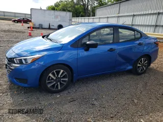 2024 Nissan Versa S z VIN 3N1CN8DV2RL924865, wystawiony jako Copart lot #55321545 z przebiegiem 20 587 mil mil oraz Szkoda całkowita • Salvage title. Historia ofert i sprzedaży dostępna na DreamBid. Obrazek 1.