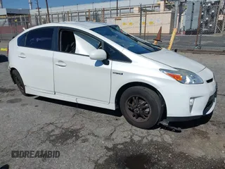2014 Toyota Prius Four with VIN JTDKN3DU8E0386120, listed as a IAAI auction lot 41620589 with Not Provided miles. Bid and sale history available at carsss.com. Image 1.