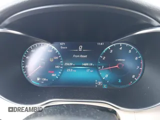 2021 Mercedes-Benz C 300 z VIN W1KWF8EB5MR605575, wystawiony jako IAAI lot #41042025 z przebiegiem 25 639 mil mil oraz . Historia ofert i sprzedaży dostępna na DreamBid. Obrazek 7.