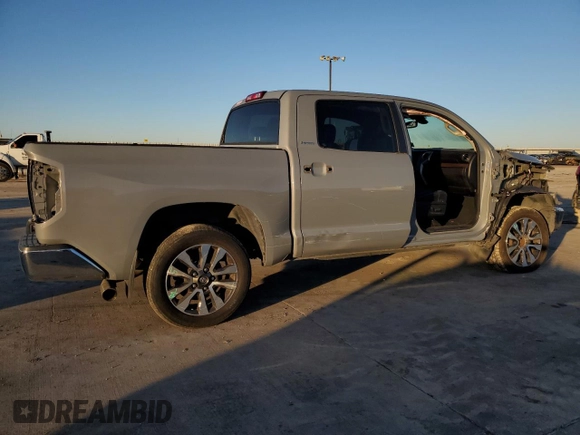 2018 Toyota Tundra 2WD SR5 with VIN 5TFFY5F16JX237455, listed as a Copart auction lot 84060504 with 105,034 mi miles and Salvage Title. Bid and sale history available at carsss.com. Image 3.