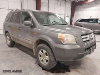 2008 Honda Pilot VP with VIN 5FNYF18268B011742, listed as a IAAI auction lot 41939993 with 237,248 mi miles. Bid and sale history available at carsss.com. Image 1.