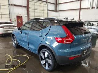 2023 Volvo XC40 Ultimate с VIN YV4ED3UM9P2090415, выставлен на аукционе IAAI как лот 41138900 с пробегом 8 292 миль миль и . История ставок и продаж доступна на DreamBid. Изображение 3.