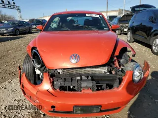 2018 Volkswagen Beetle S with VIN 3VWFD7AT6JM708068, listed as a Copart auction lot 49984705 with 91,634 mi miles and Salvage Title. Bid and sale history available at carsss.com. Image 5.