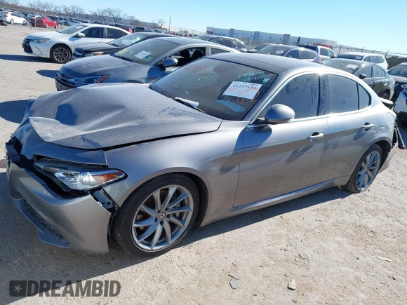 2018 Alfa Romeo Giulia with VIN ZARFAEBN0J7575095, listed as a IAAI auction lot 41257535 with 1 mi miles. Bid and sale history available at carsss.com. Image 2.