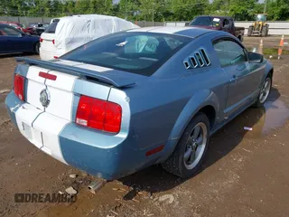 2006 Ford Mustang Standard with VIN 1ZVHT80N865246114, listed as a IAAI auction lot 42284710 with 211,763 mi miles and . Bid and sale history available at DreamBid. Image 4.