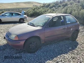 1996 Geo Metro z VIN 2C1MR2296T6778911, wystawiony jako Copart lot #50937725 z przebiegiem 157 821 mil mil oraz Szkoda całkowita • Salvage title. Historia ofert i sprzedaży dostępna na DreamBid. Obrazek 1.