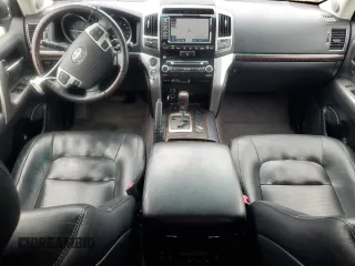 2015 Toyota Land Cruiser z VIN JTMHY7AJXF4032502, wystawiony jako Copart lot #56934525 z przebiegiem 116 722 mil mil oraz Tytuł czysty. Historia ofert i sprzedaży dostępna na DreamBid. Obrazek 8.