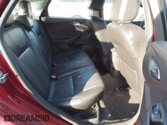 2014 Ford Focus SE z VIN 1FADP3K26EL422900, wystawiony jako IAAI lot #41553993 z przebiegiem 98 013 mil mil oraz . Historia ofert i sprzedaży dostępna na DreamBid. Obrazek 8.