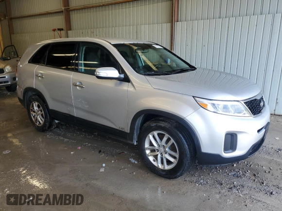 2014 Kia Sorento LX z VIN 5XYKTCA69EG511440, wystawiony jako Copart lot #61720795 z przebiegiem 117 861 mil mil oraz Czysty tytuł • Clean title. Historia ofert i sprzedaży dostępna na DreamBid. Obrazek 4.