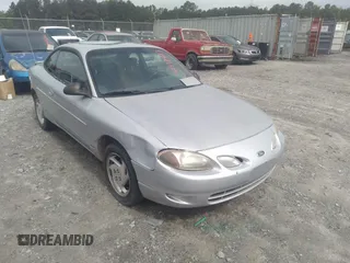 2002 Ford Escort ZX2 Standard z VIN 3FAFP11382R230057, wystawiony jako IAAI lot #42338923 z przebiegiem 111 587 mil mil oraz . Historia ofert i sprzedaży dostępna na DreamBid. Obrazek 1.