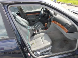 2001 BMW 7 Series 740iL with VIN WBAGH83401DP29577, listed as a IAAI auction lot 42076695 with 1 mi miles. Bid and sale history available at carsss.com. Image 5.
