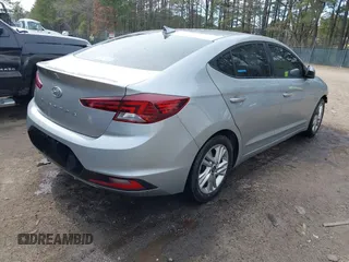 2020 Hyundai Elantra SEL z VIN 5NPD84LF9LH551715, wystawiony jako IAAI lot #41705596 z przebiegiem 120 878 mil mil oraz . Historia ofert i sprzedaży dostępna na DreamBid. Obrazek 4.