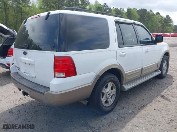 2005 Ford Expedition Eddie Bauer with VIN 1FMFU17525LA68887, listed as a IAAI auction lot 41882254 with 207,010 mi miles. Bid and sale history available at carsss.com. Image 4.