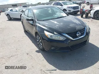 2017 Nissan Altima SV z VIN 1N4AL3AP1HC171090, wystawiony jako IAAI lot #42801209 z przebiegiem 196 056 mil mil oraz . Historia ofert i sprzedaży dostępna na DreamBid. Obrazek 1.