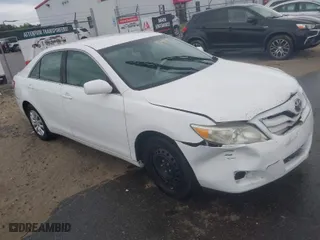 2010 Toyota Camry with VIN 4T1BF3EK6AU525847, listed as a IAAI auction lot 41981797 with 352,435 mi miles. Bid and sale history available at carsss.com. Image 1.