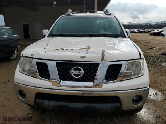 2009 Nissan Frontier SE with VIN 1N6AD07U39C426677, listed as a Copart auction lot 43524135 with 183,168 mi miles and Salvage Title. Bid and sale history available at carsss.com. Image 5.